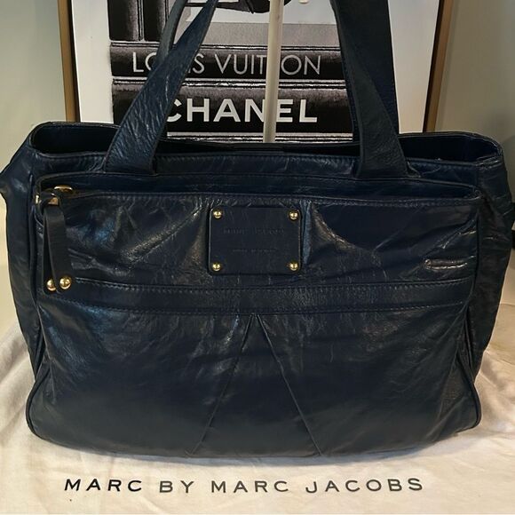 Marc Jacobs Dark Blue Crinkled Leather Shoulder Bag Chic Spacious Tote - Picture 8 of 9
